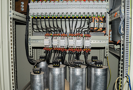High-power electrical capacitors